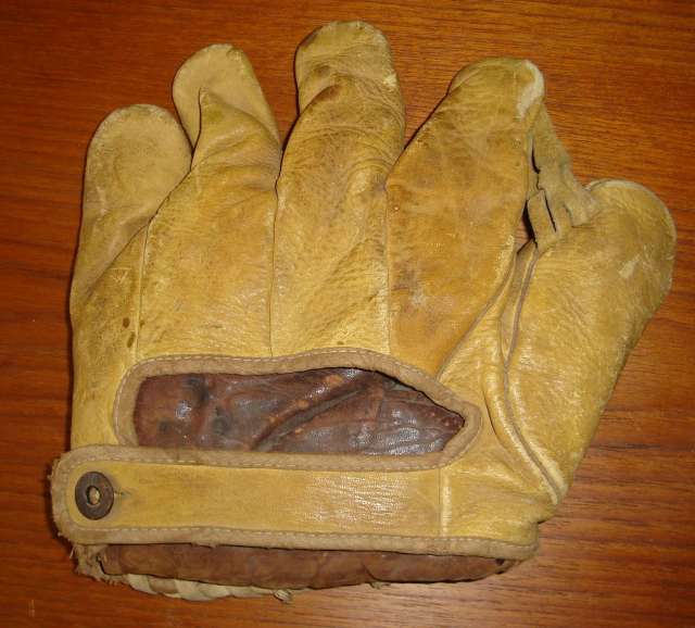 Walter Johnson Goldsmith AG Back